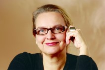 <b>Jutta Maria</b> Staerk ist Dramaturgin, Regisseurin und Leiterin des COMEDIA <b>...</b> - Jutta_Staerk_ohne_Schrift_web